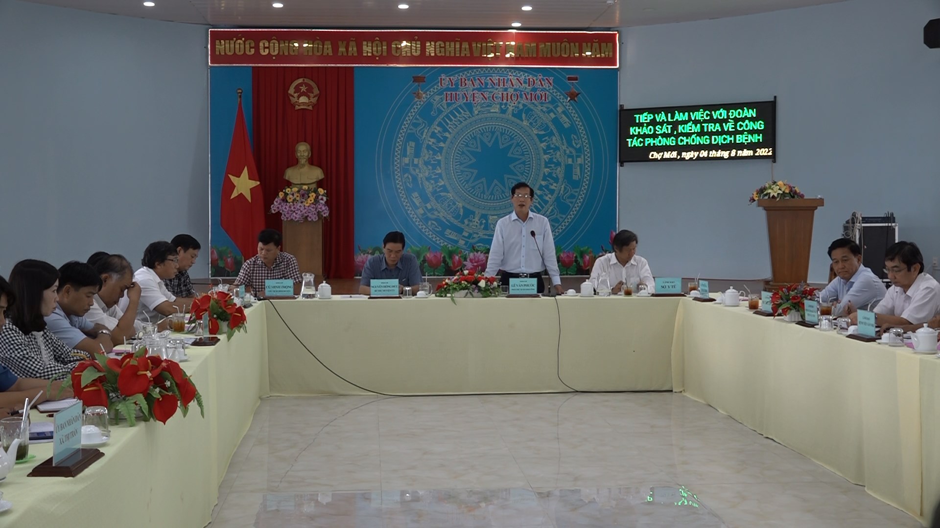 Phó Chủ tịch UBND tỉnh An Giang kiểm tra phòng chống dịch bệnh ở huyện Chợ Mới